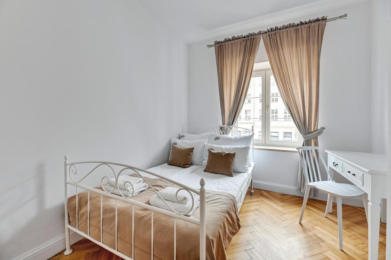 Dlugi Targ Street, Main Old Town & Riverside By Downtown Apartments Gdansk Exterior photo